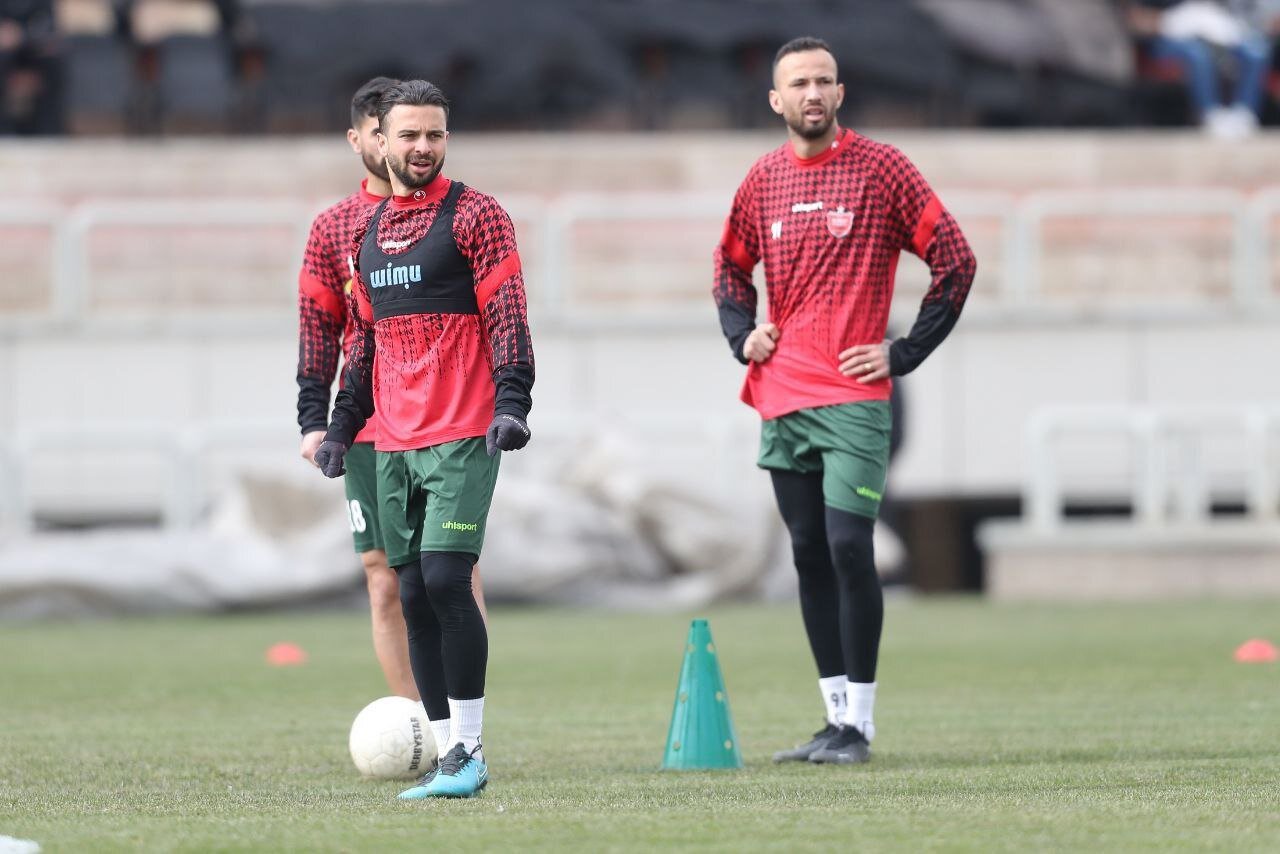 سرنوشت قهرمان لیگ در دست خارجیها است؟