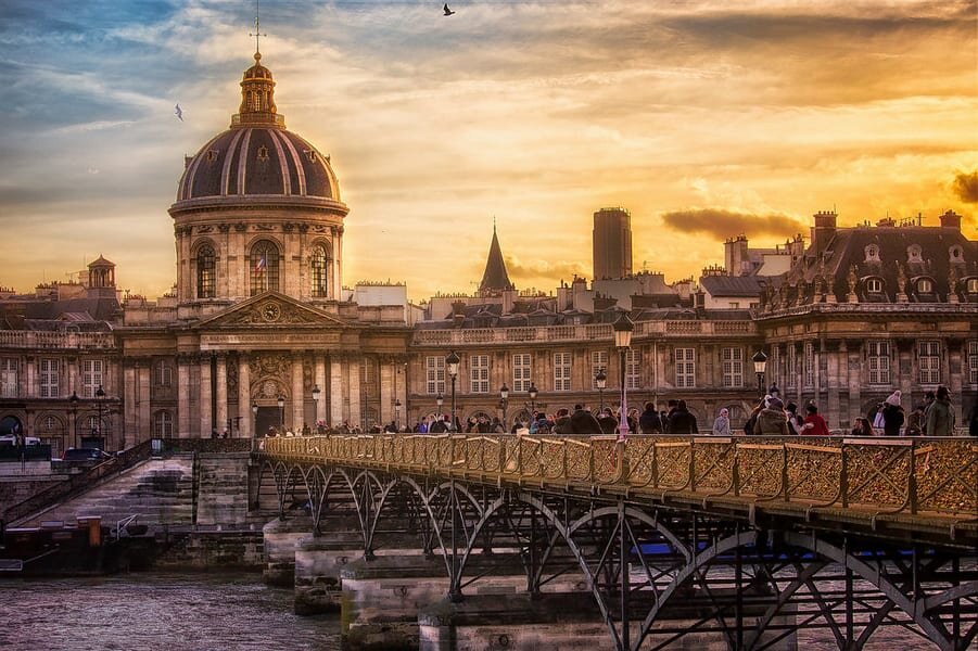 مدیریت خودروهای لجستیکی در مناطق بدون خودروی پاریس