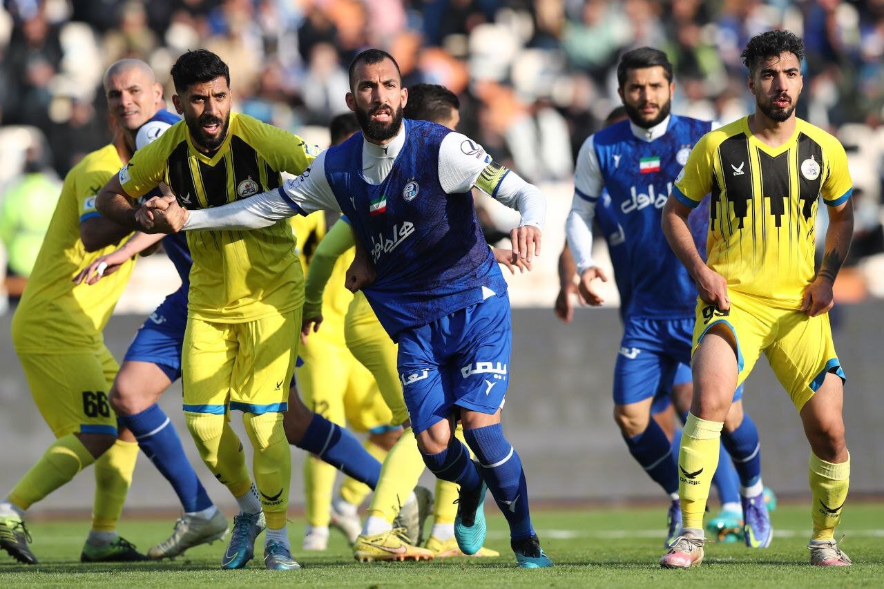 طلسم شکنی مورایس در اصفهان یا دست به دست شدن جام بین سرخابیها؟