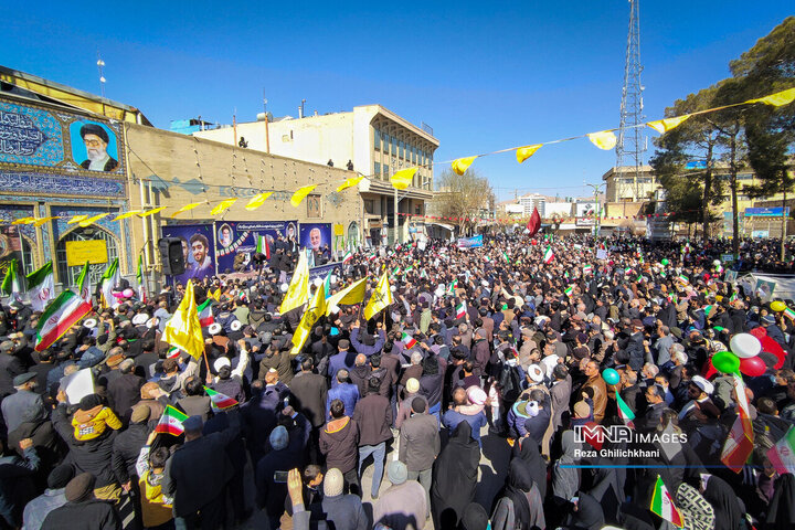 راهپیمایی 22 بهمن در نجف‌آباد