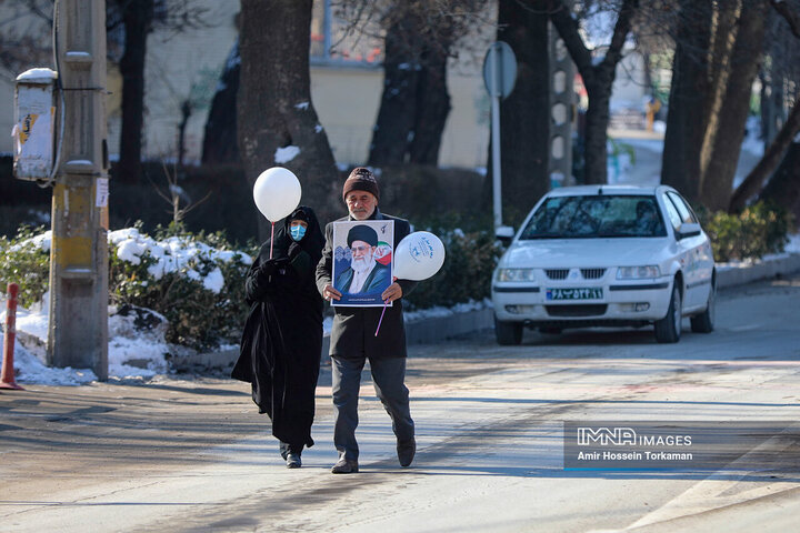 خروش مردم همدان در راهپیمایی 22 بهمن
