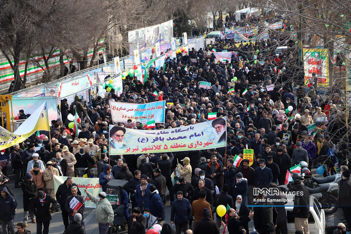 حضور گسترده مردم تبریز در راهپیمایی 22 بهمن