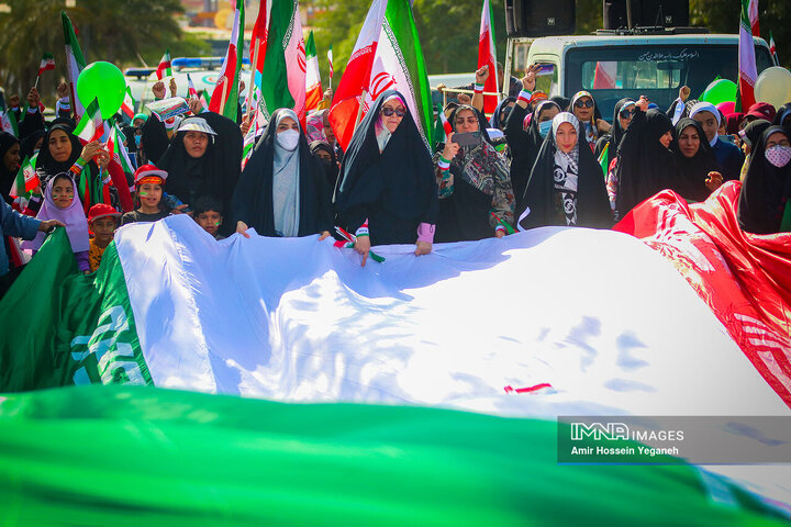 راهپیمایی ۲۲ بهمن در جزیره کیش