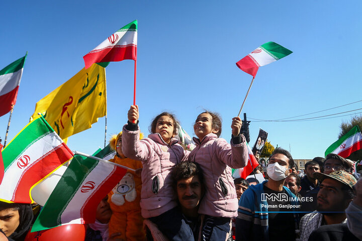 در حاشیه راهپیمایی 22 بهمن در اصفهان