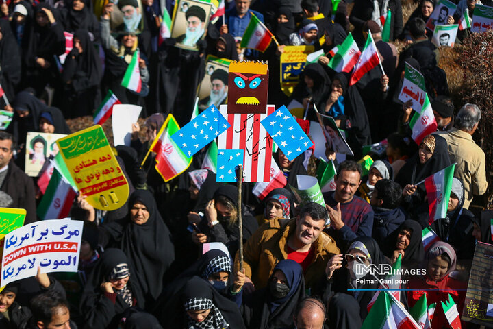 در حاشیه راهپیمایی 22 بهمن در اصفهان