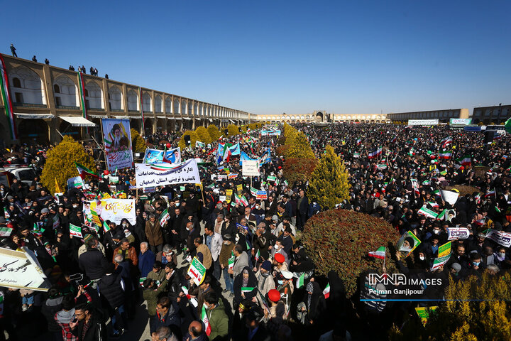 حماسه حضور مردم اصفهان در راهپیمایی 22 بهمن