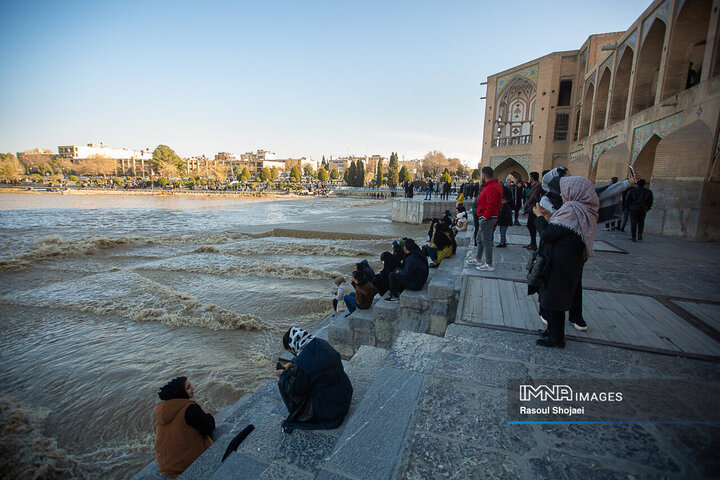 Iconic river backed to Isfahan