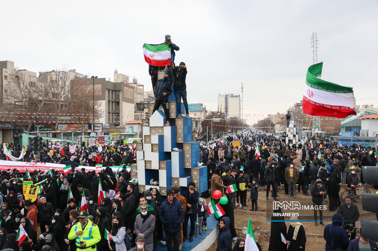 شور انقلابی مردم مشهد در ۲۲ بهمن