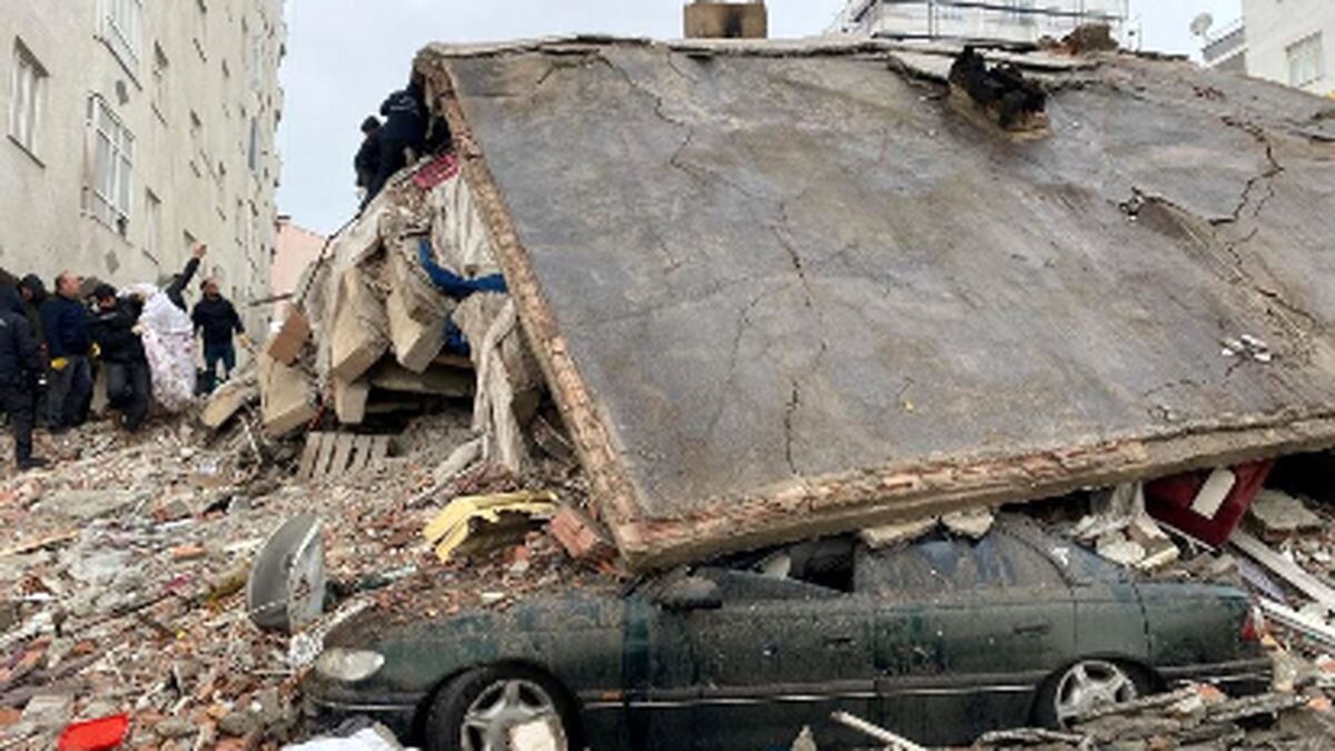 پیکر بی‌جان بازیکن حاتای‌اسپور زیر آوار زلزله پیدا شد