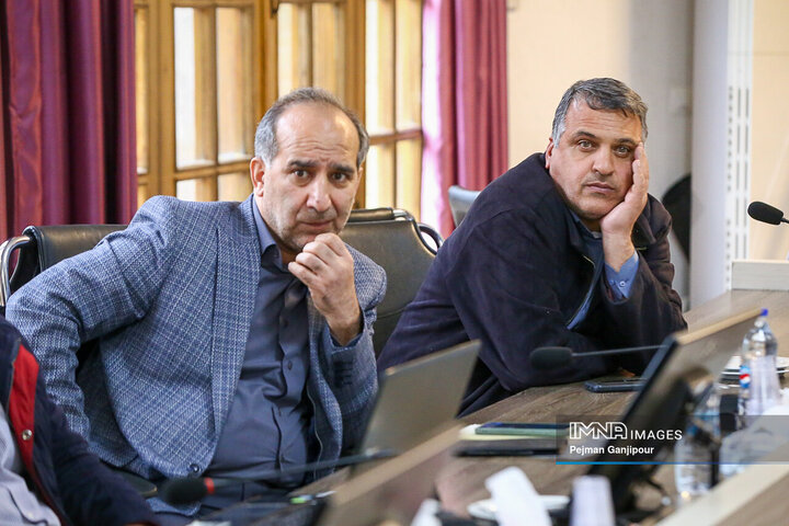کمیسیون تلفیق بررسی لایحه بودجه 1402 شهرداری اصفهان