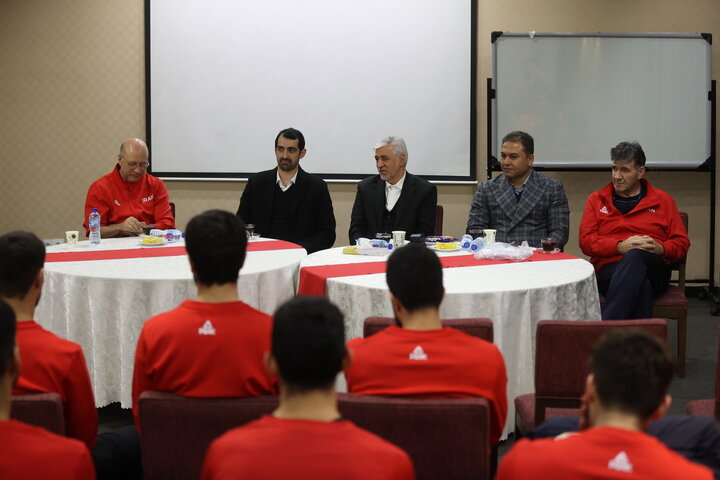 حضور وزیر ورزش در جمع ملی‌پوشان بسکتبال ایران + عکس