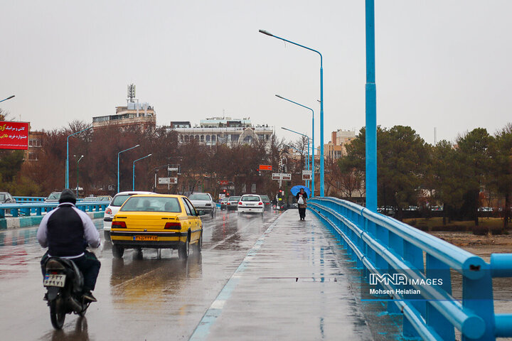 شدت بارندگی در اردبیل و سواحل دریای خزر / بارش خفیف در اصفهان، قم و مرکزی