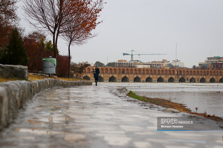 رگبار بهاری همراه با وزش باد شدید تا اوایل هفته آینده در انتظار اصفهان / هوا گرم‌تر می‌شود