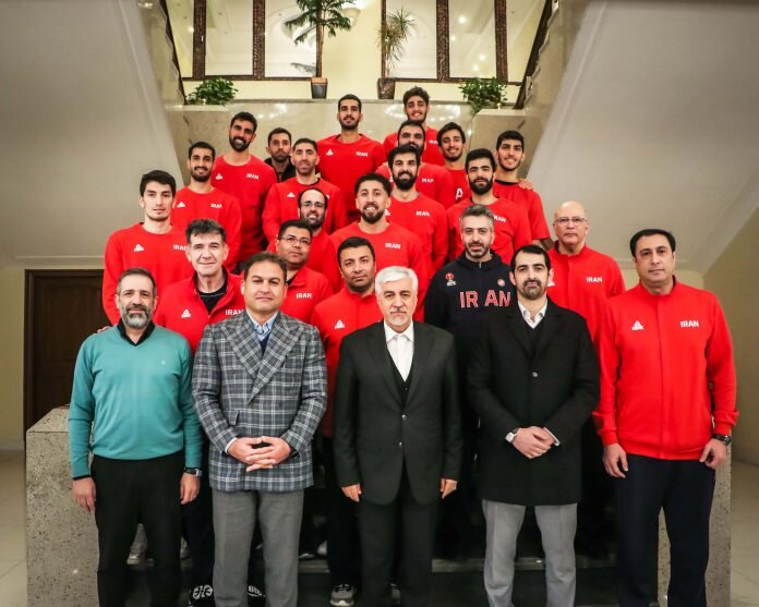 حضور وزیر ورزش در جمع ملی‌پوشان بسکتبال ایران+عکس