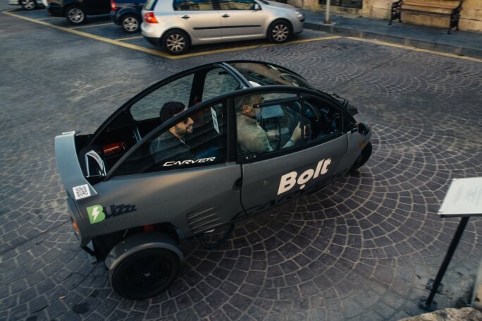 ورود اولین خودروهای سهچرخ به مالت برای کاهش ترافیک