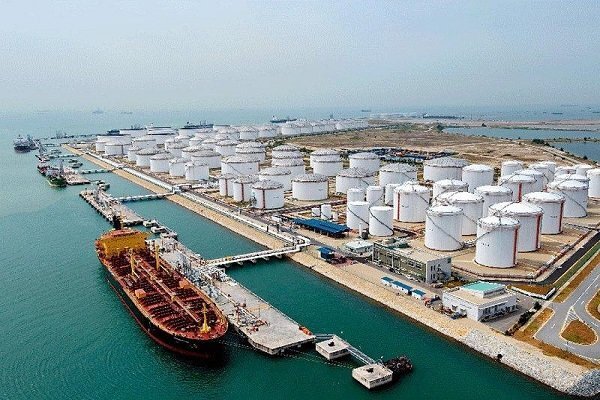 Iran announces a significant increase in petchem, oil product exports