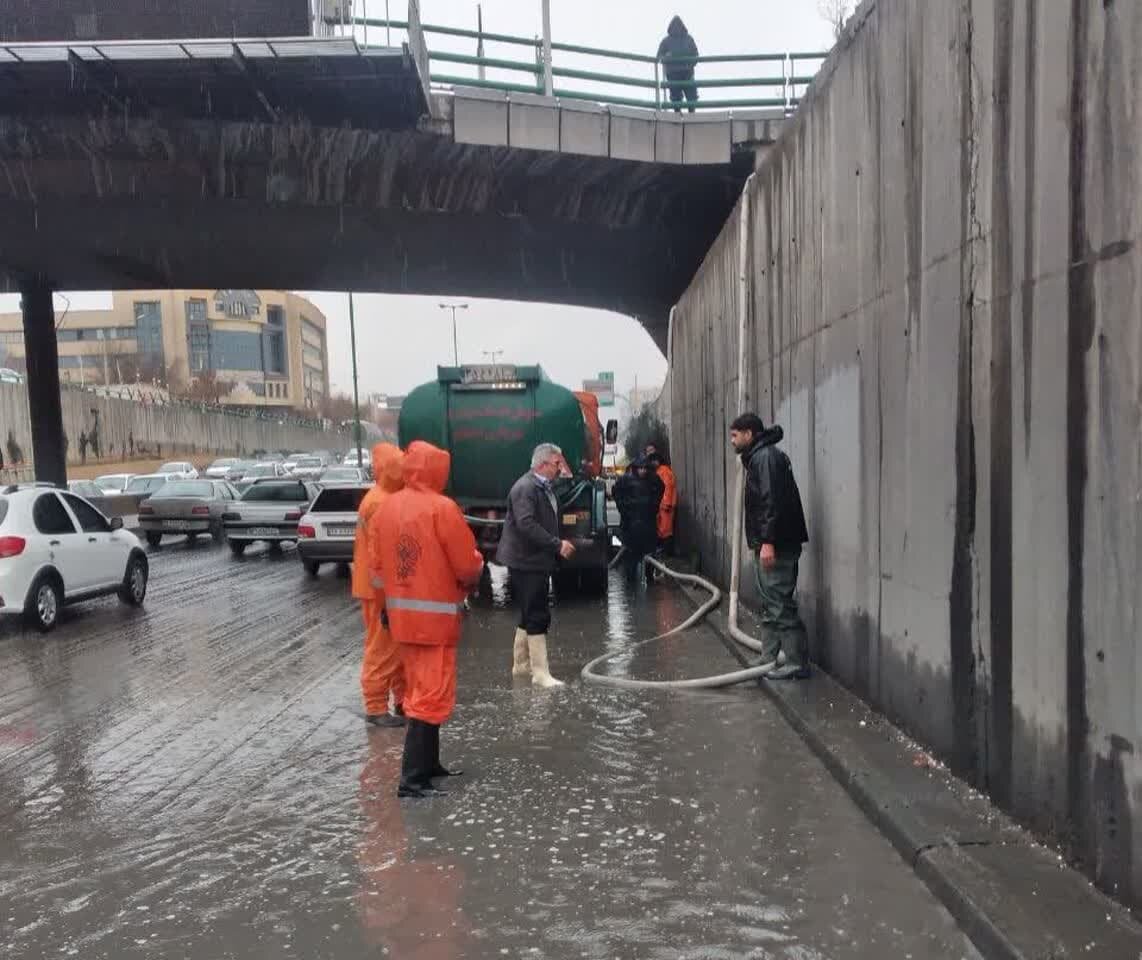 مشکلات آبگرفتگی اتوبان شهید خرازی برطرف شد