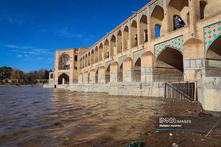 اصفهان وابسته به زاینده‌رود است