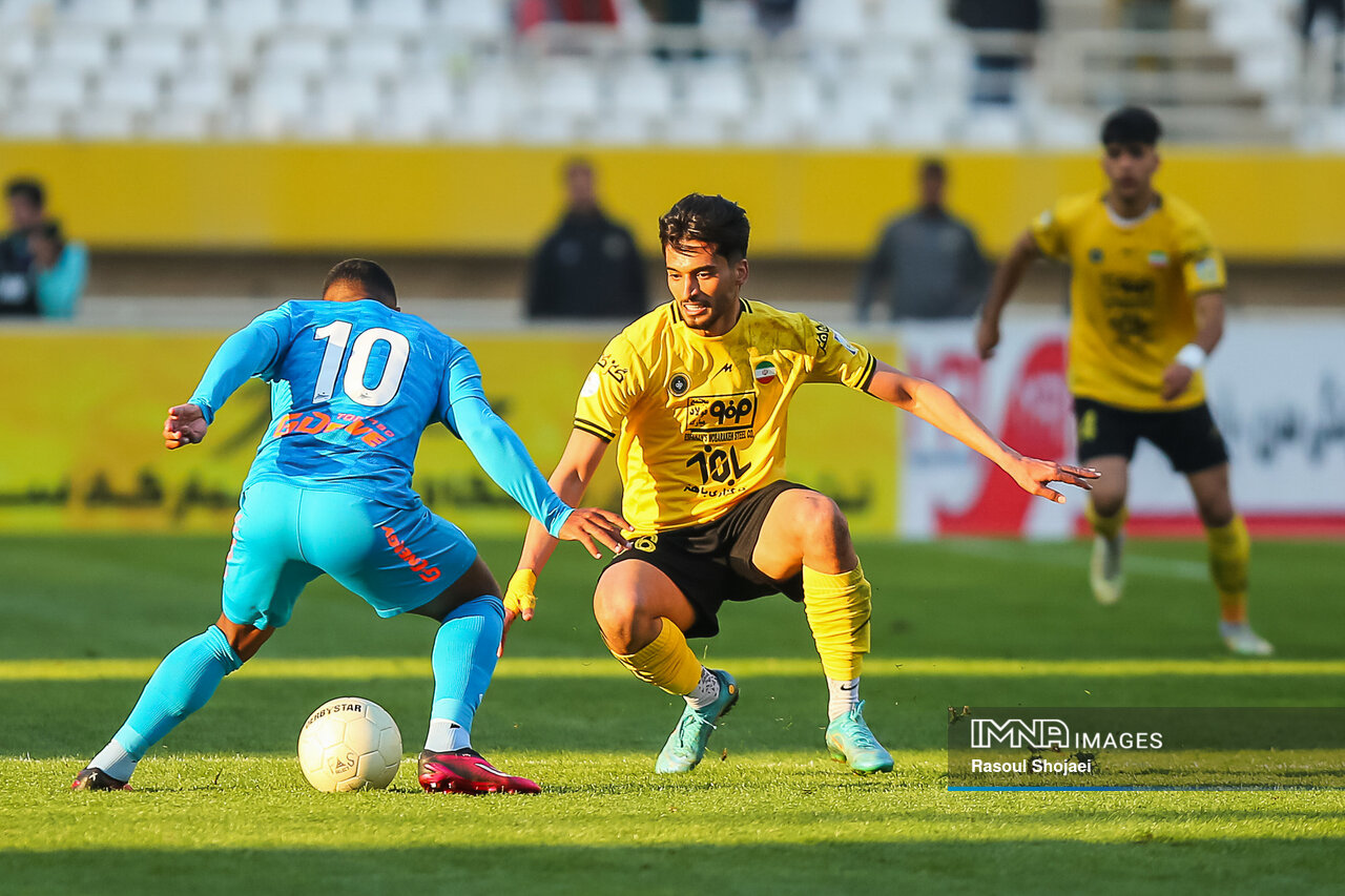 پدیدههای فوتبال ایران در سال ۱۴۰۲ را بیشتر بشناسید