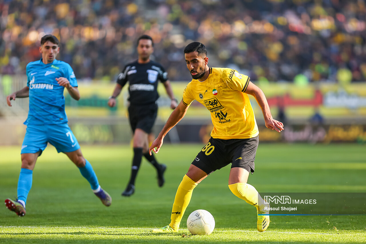 پیشکسوتان فضایی برای صلح و دوستی فراهمکنند/تقابل پرسپولیس و سپاهان جنگ در میانه میدان است