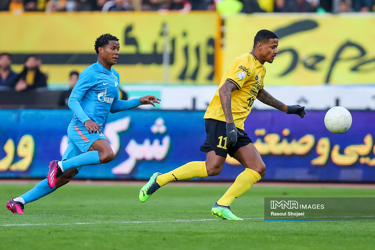 پرسپولیس هم با چهار گل مغلوب سپاهان شده است/ مورایس باید مقابل قرمز پوشان تغییر تاکتیک دهد