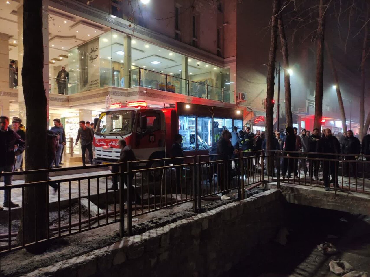 آخرین جزئیات آتشسوزی در مجتمع تجاری آزادی چهارباغ+ عکس