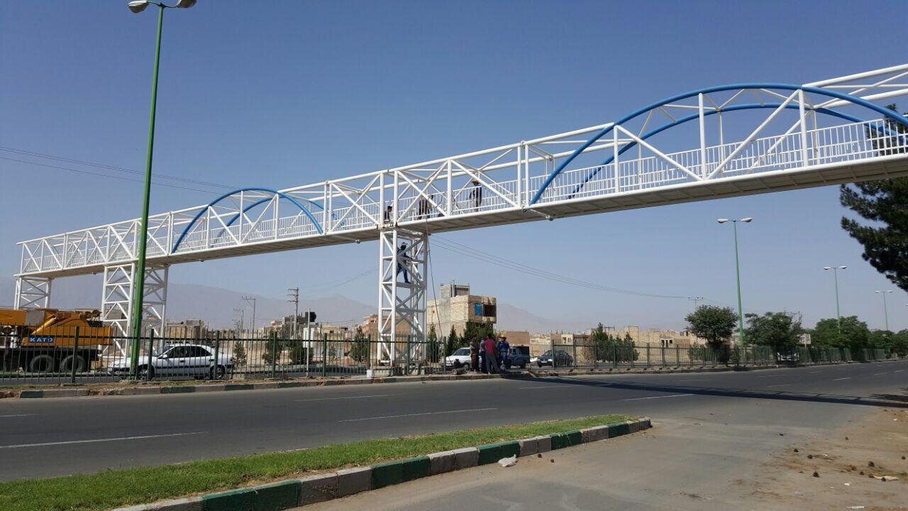 ماجرای پلهای عابرپیاده کرج چیست؟