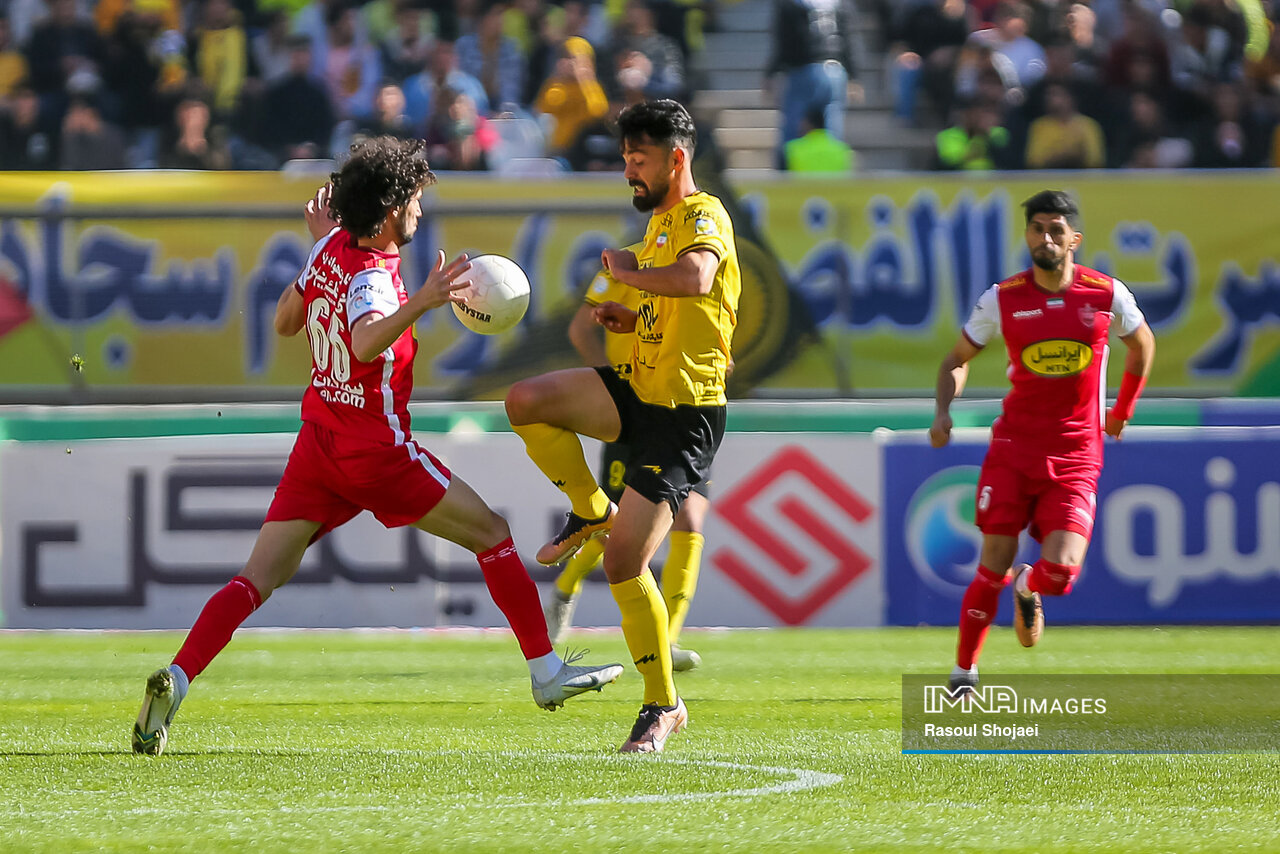 پرسپولیس هم با چهار گل مغلوب سپاهان شده است/ مورایس باید مقابل قرمز پوشان تغییر تاکتیک دهد