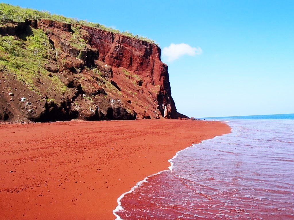 شگفت‌انگیزترین سواحل رنگی جهان+عکس