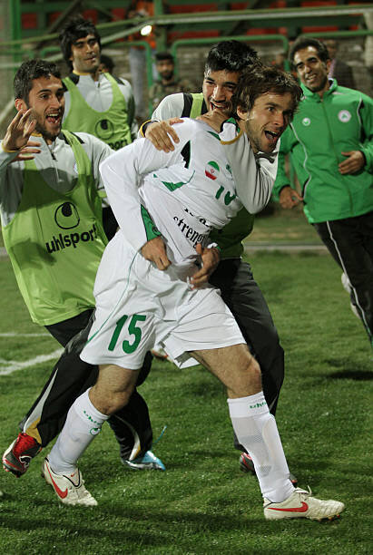 کارآفرین شدهام اما دل تنگ فوتبال هستم/ ابراهیم زاده همیشه دریبلهایم را دوست نداشت!