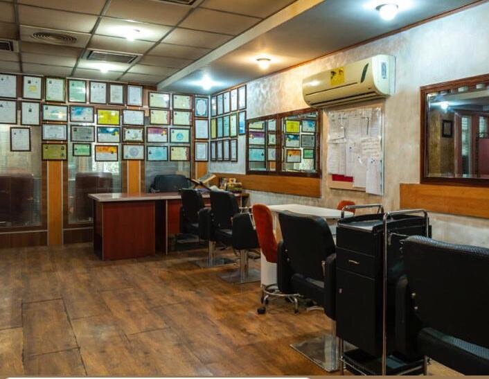 آموزش آرایشگری زنانه و کسب درآمد در منزل (مخصوص خانم ها) آموزش آرایشگری زنانه و کسب درآمد در منزل (مخصوص خانم ها)