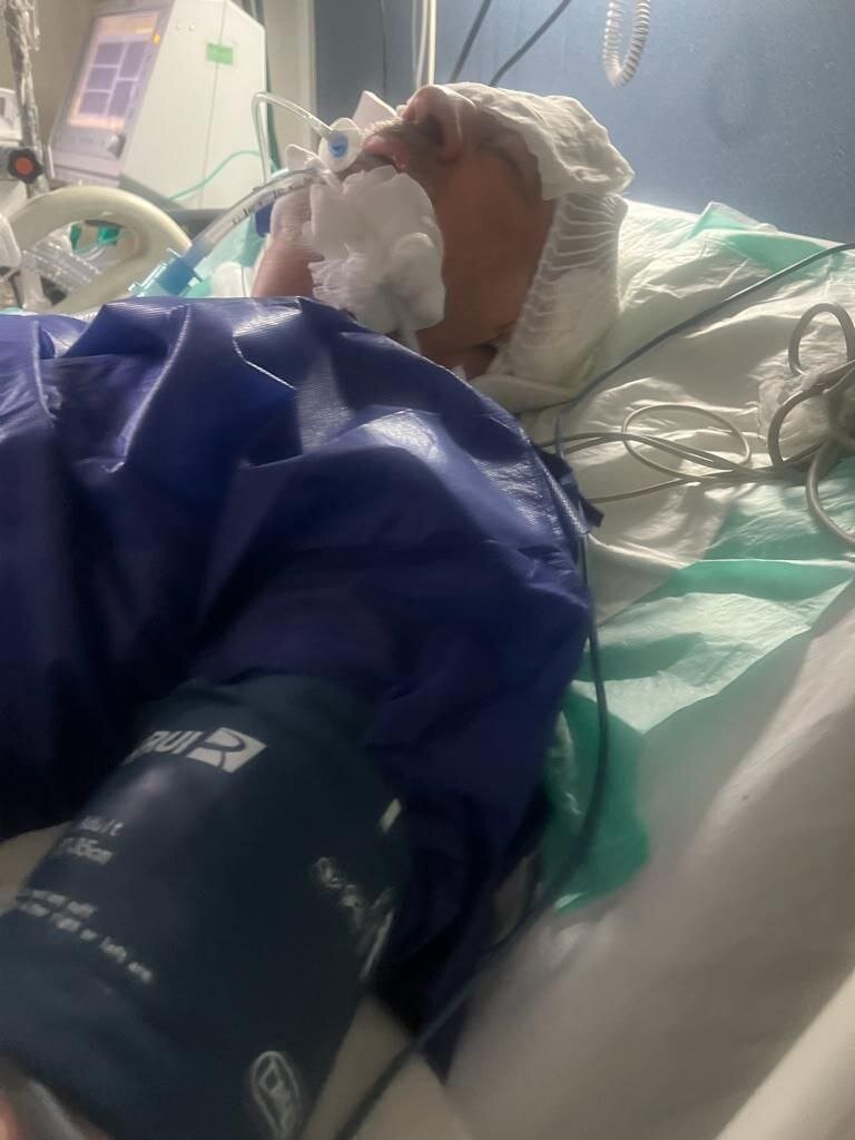 وزیر ورزشوجوانان در بخش مراقبتهای ویژه بیمارستان تهران بستری شد+عکس