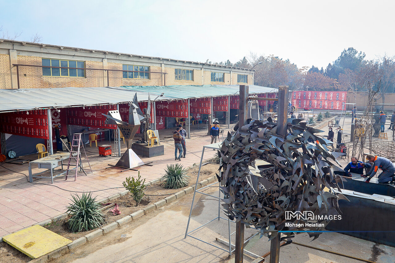 لمحهای برای نصف جهان