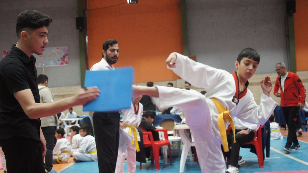 برگزاری مسابقات رده سنی خردسالان تکواندو در اصفهان+عکس