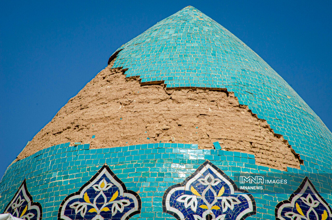 دایره المعارف کاشیکاری ایران در آستانه ویرانی