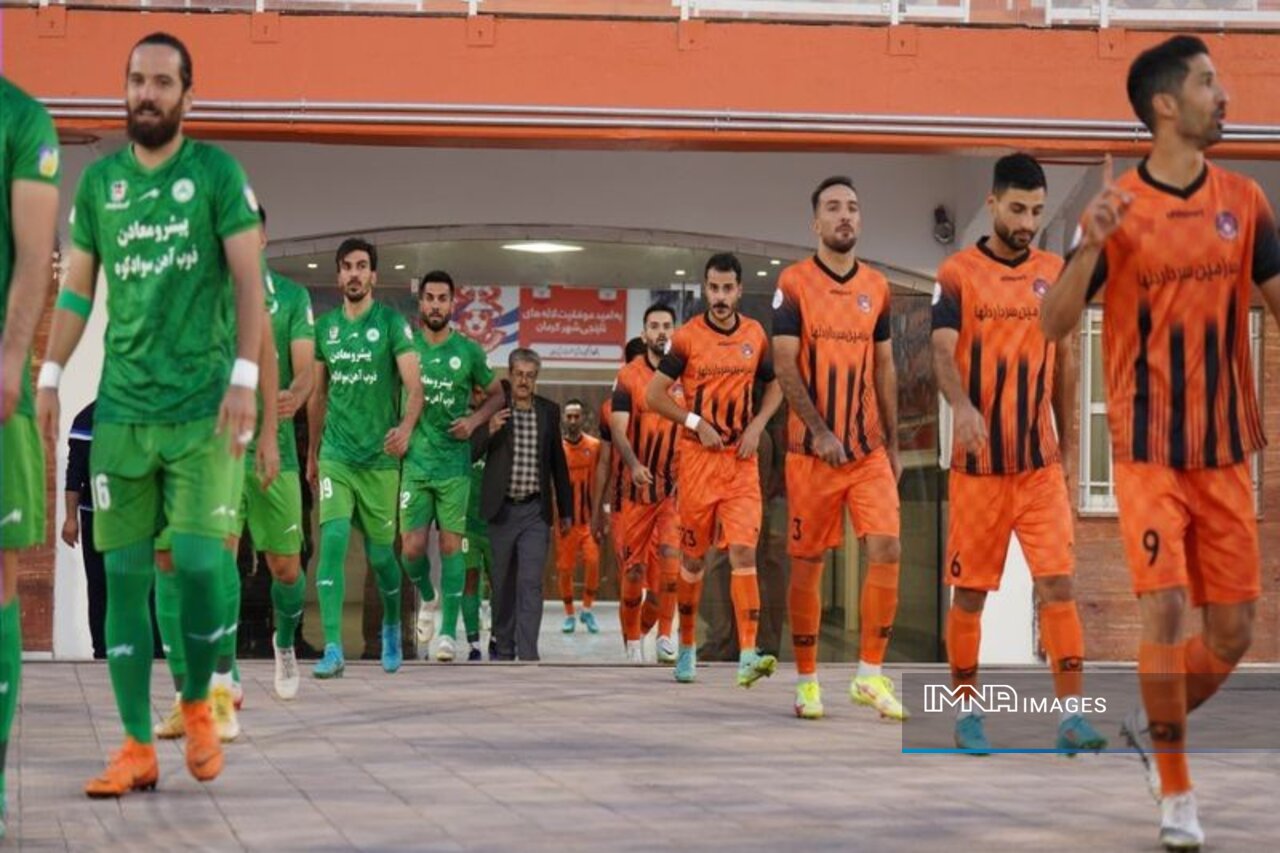 ذوبآهن _ مس کرمان / ۹۰ دقیقه سرنوشتساز در انتظار پائینجدولیها