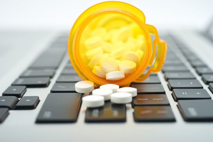 فروش اینترنتی دارو؛ تهدیدی با عوارض جبران‌ناپذیر