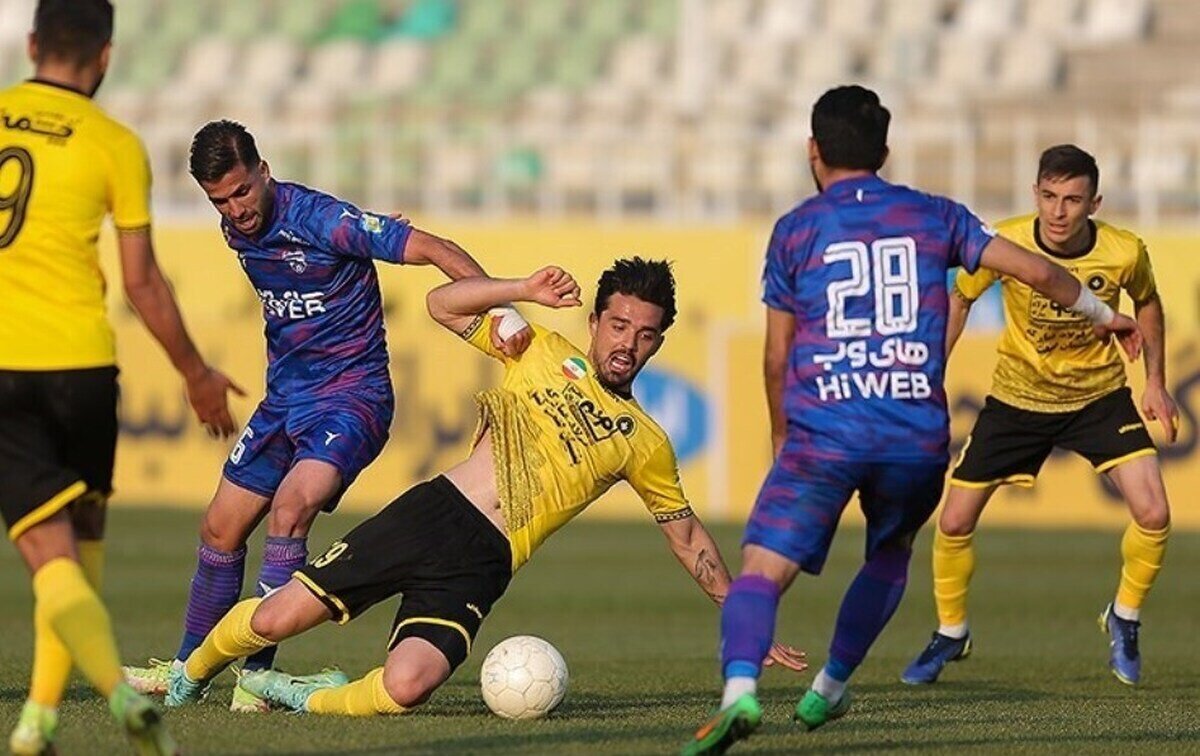 پرسپولیس هم با چهار گل مغلوب سپاهان شده است/ مورایس باید مقابل قرمز پوشان تغییر تاکتیک دهد