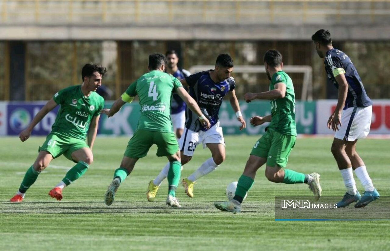 نبرد حساس آبیها در اراک/ تراکتور،رئال میشود؟