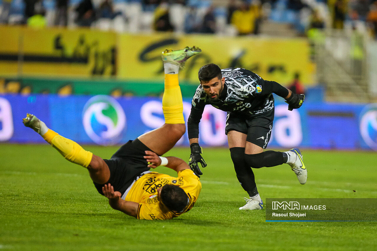 پرسپولیس هم با چهار گل مغلوب سپاهان شده است/ مورایس باید مقابل قرمز پوشان تغییر تاکتیک دهد