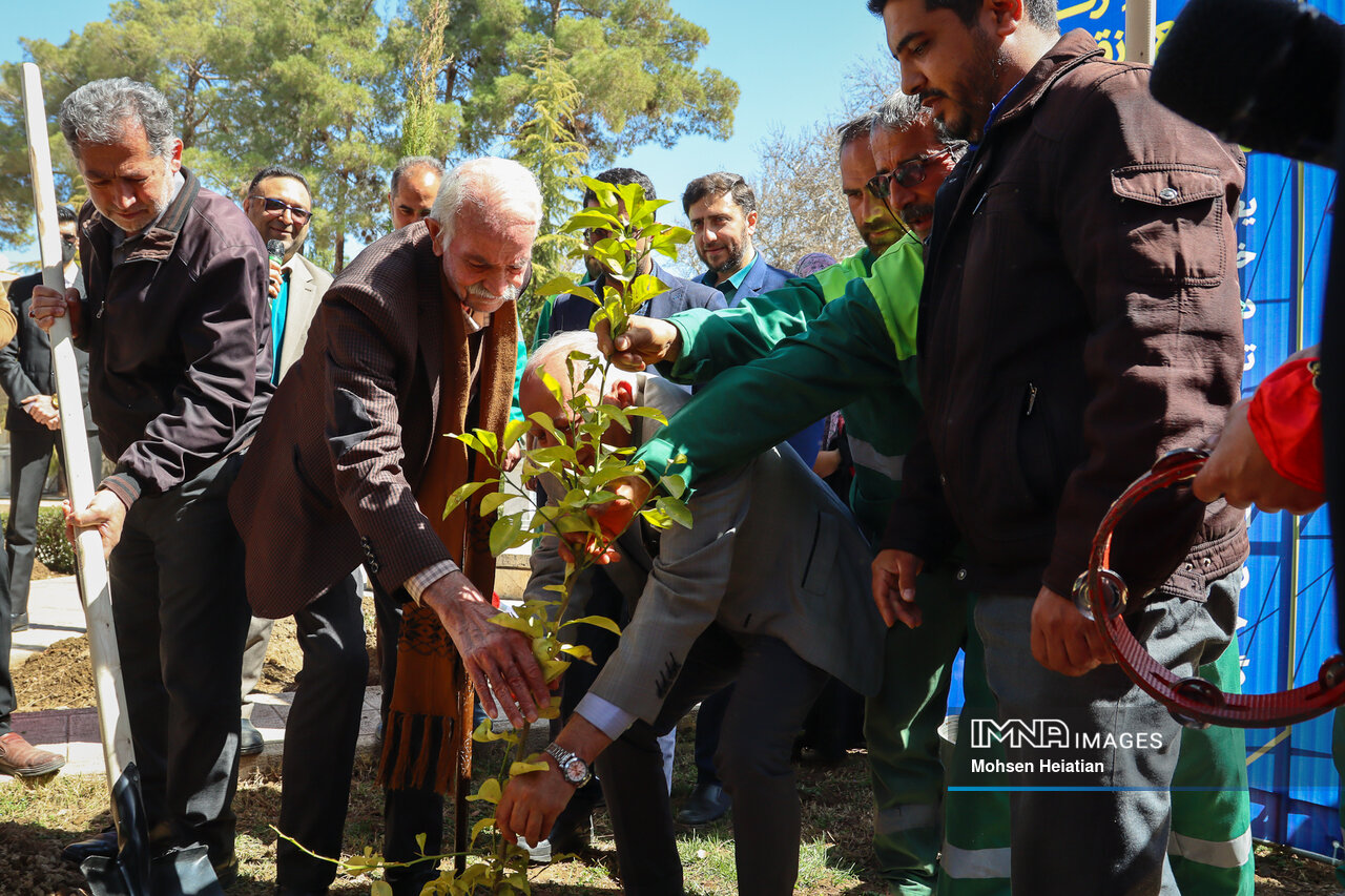 تداوم روح حیات در اصفهان