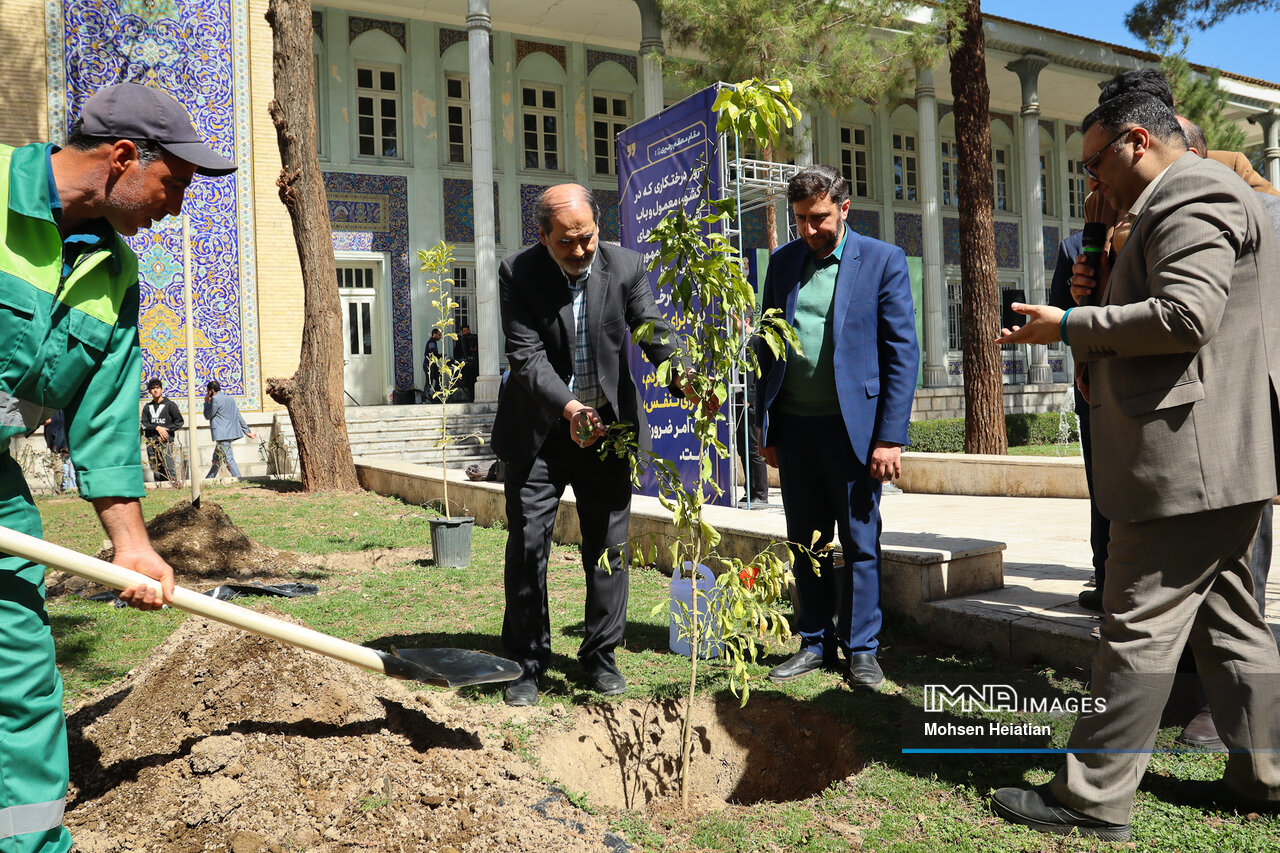 تداوم روح حیات در اصفهان