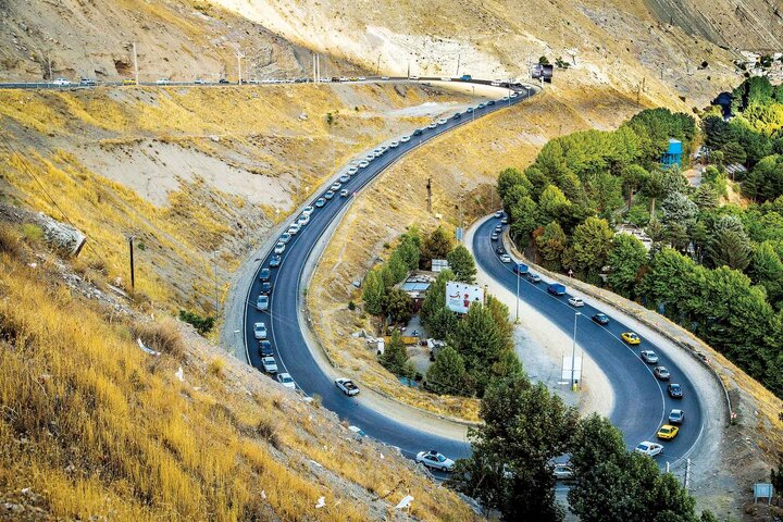 جاده چالوس و آزادراه تهران-شمال یک‌طرفه شد