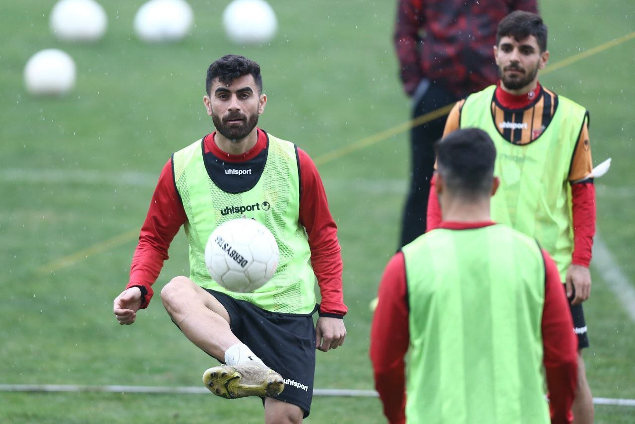 گلمحمدی از عمری شاه کلید ساخت!+عکس