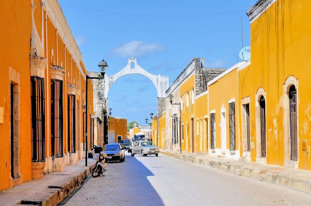 فلسفه و ریشه رنگها در معماریهای شهری