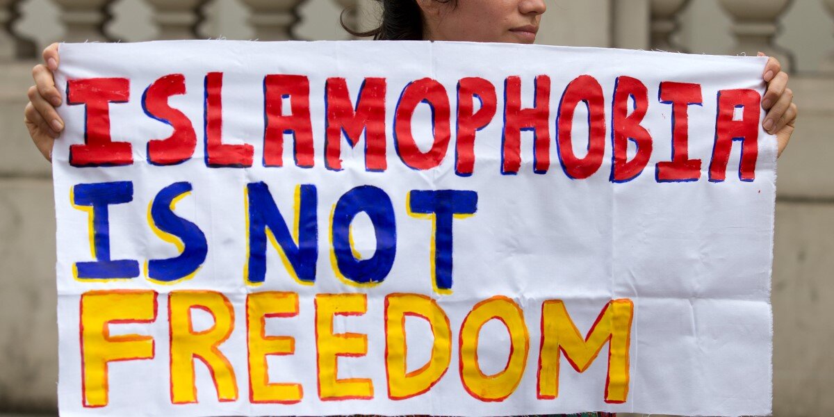 Time come for international bodies combat hatred against Muslims