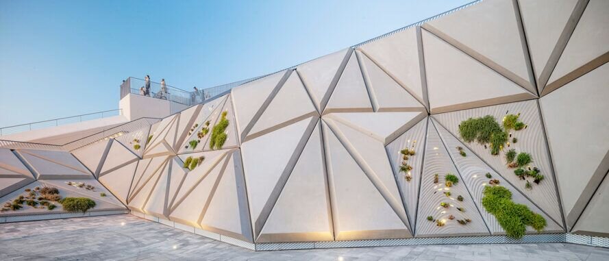 بارسلونا میزبان مرکز گردشگری معلق بر فراز آب