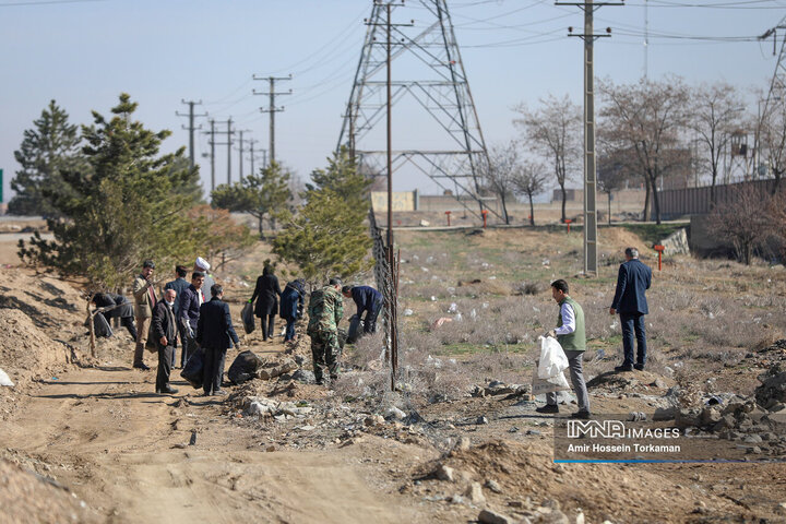 پاکسازی ورودی شهر همدان در آستانه نوروز