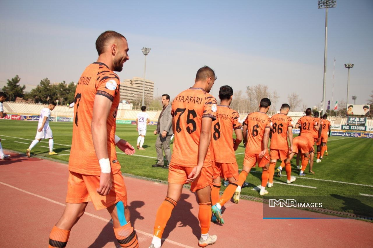 حضور ۴۲ بازیکن خارجی در ۱۳ تیم ایرانی؛ فقط ۱۸ میلیون دلار!