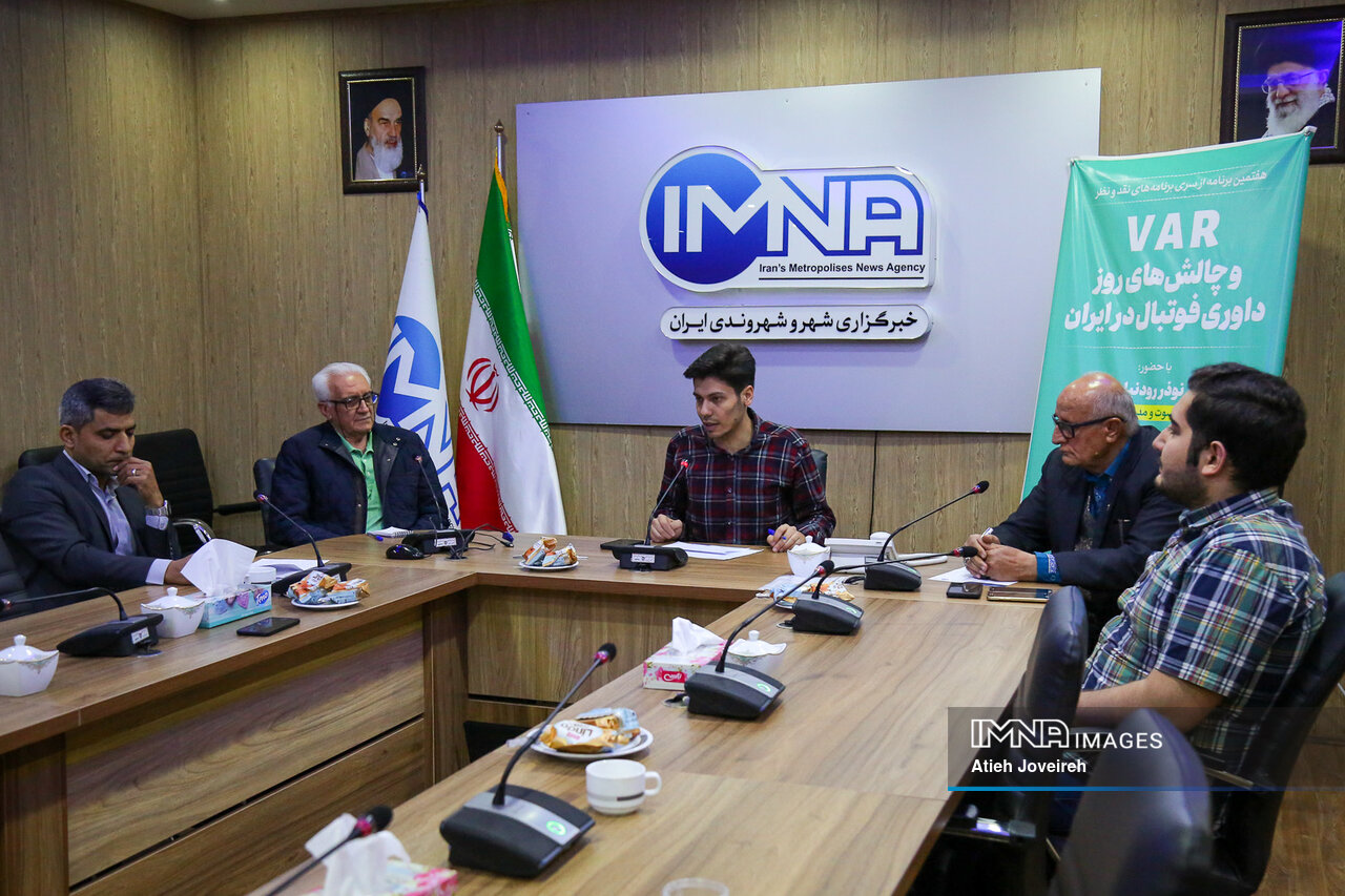 VAR سیستمی تمدن ساز است یا استرس زا / لیگ برتر رنگ کمک داور ویدیویی را به خود میبیند؟